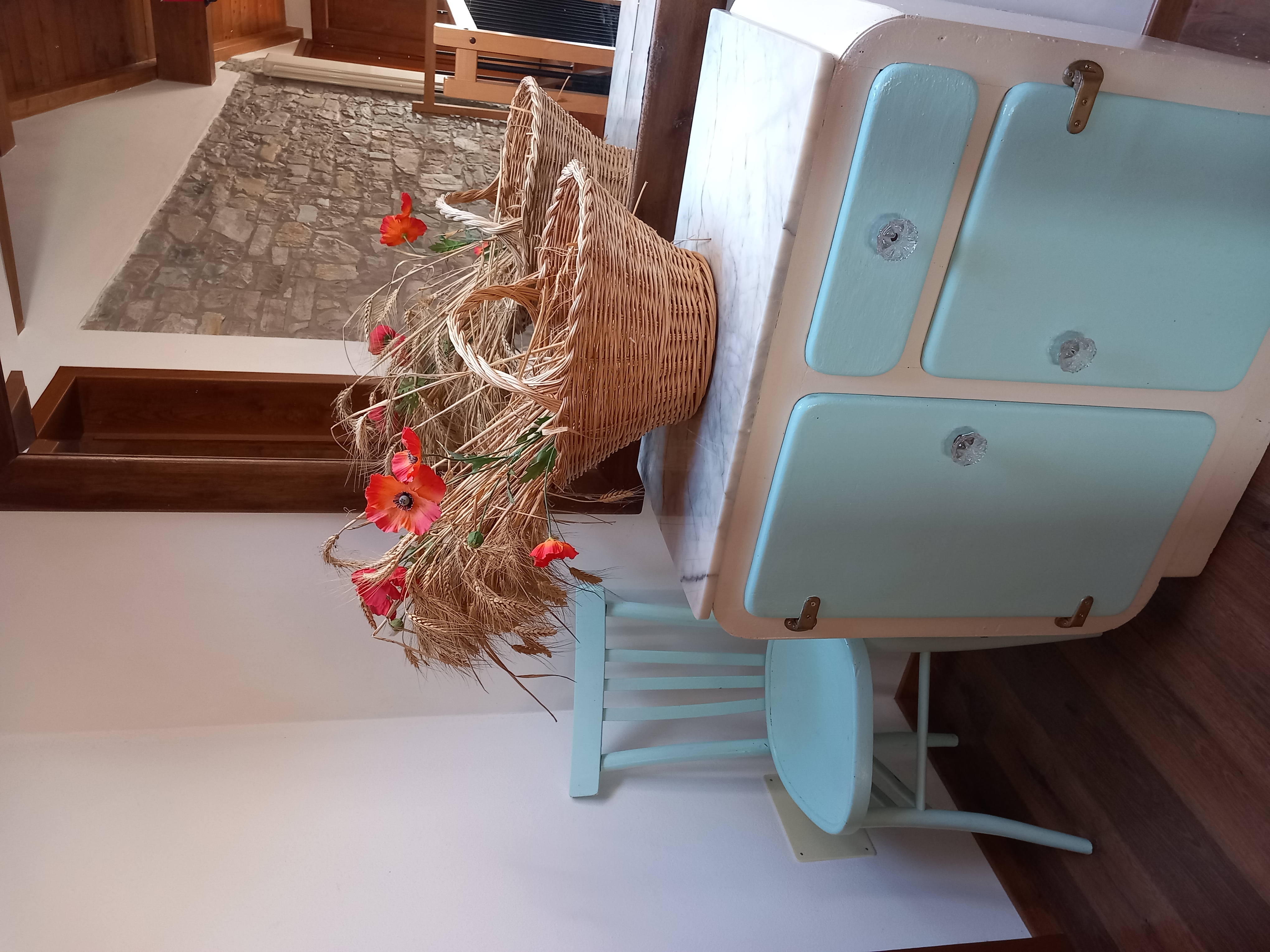 Dettaglio interno con fiori